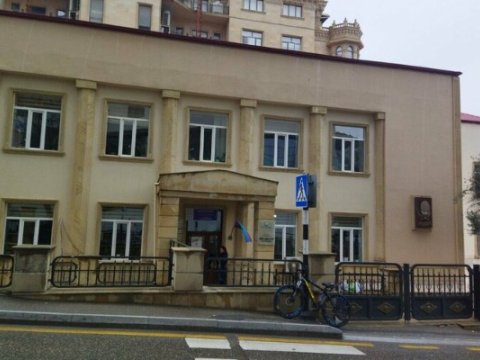 Bakı məktəbində şagird bıçaqlandı