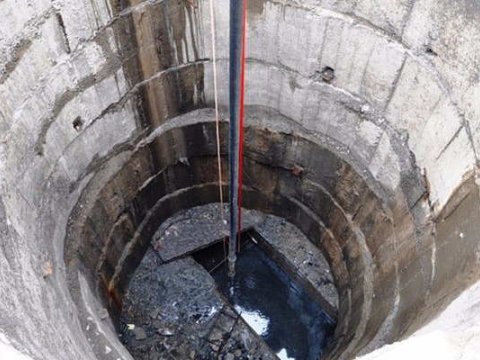 4 yaşlı uşaq su quyusuna yıxılaraq ölüb