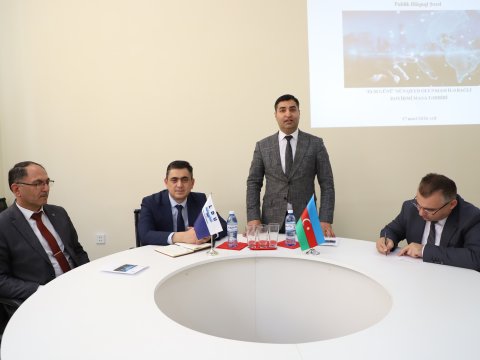 LDU-da &ldquo; Elm günü&rdquo;nə həsr olunmuş Dəyirmi masa keçirilib