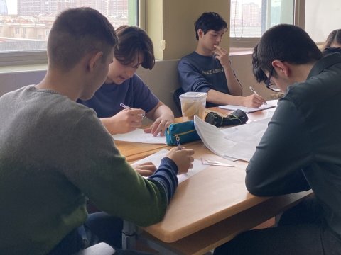 Beynəlxalq olimpiadalara hazırlaşan şagirdlər arasında yarış keçirilib