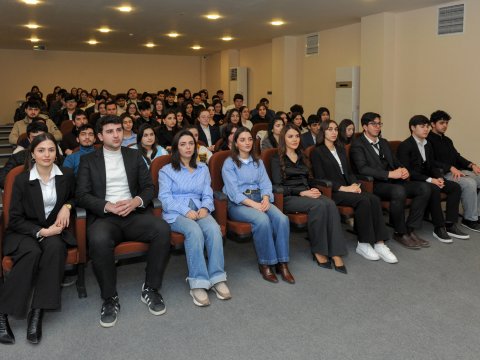 Tələbələr&nbsp;üçün iş müsahibəsinə hazırlıq üzrə TƏLİM