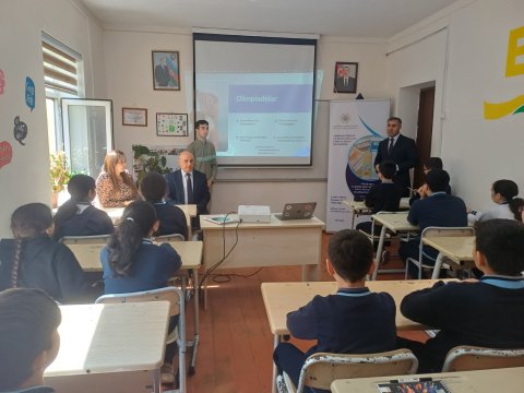 Şagirdlərlə olimpiada qalibinin görüşü təşkil edilib