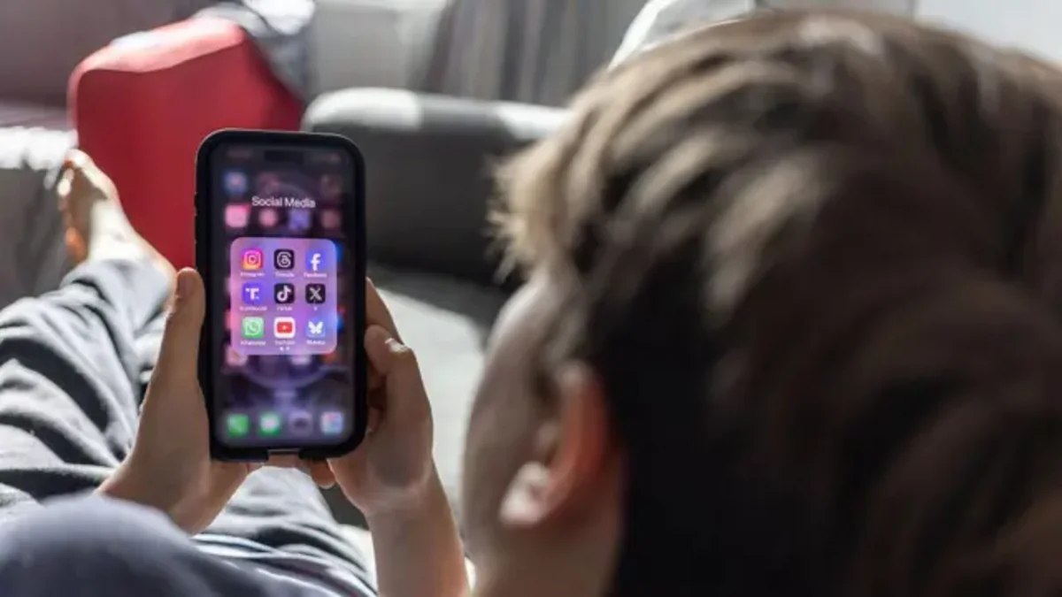 Bu ölkə&nbsp;yaşı 15-dən az olanların sosial mediadan istifadəsini qadağan edir