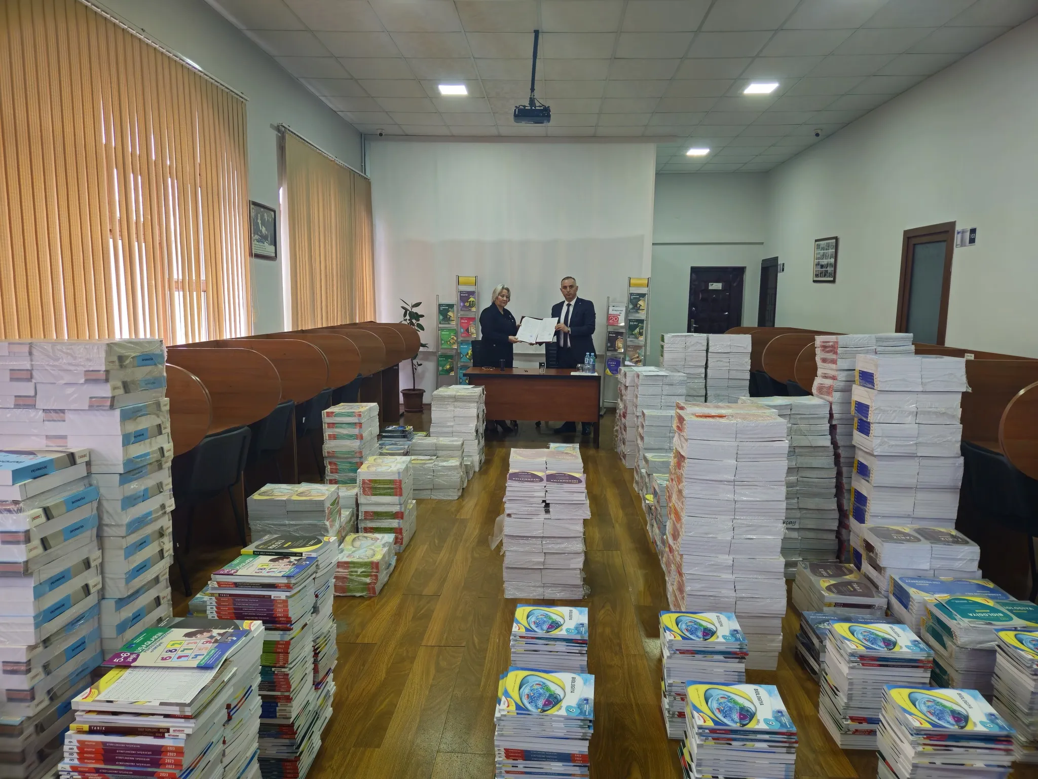 DİM&nbsp;məktəblərə 105 mindən çox tədris vəsaiti göndərib