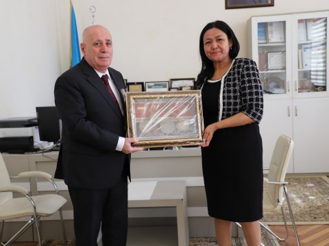 Atırau Dövlət Universitetinin nümayəndə heyəti LDU-dadır