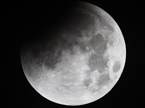 Çin Ayda iki yeni mineral kəşf etdi