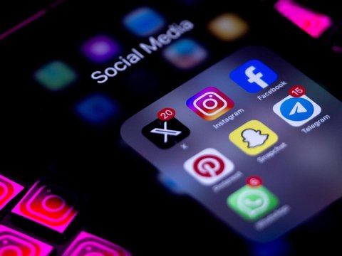 Norveç yeniyetmələrə sosial medianı qadağan etməyə hazırlaşır