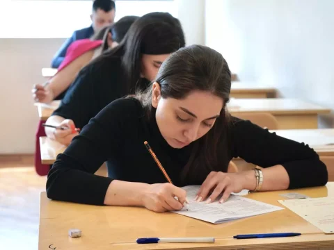 Bu gün 55 mindən çox şagird imtahan verəcək