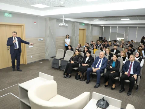 DİM-də abituriyent və ictimaiyyətlə açıq görüş keçirilib