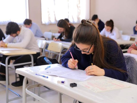 Danışıq imtahanı magistraturaya müraciət sayını azalda bilər