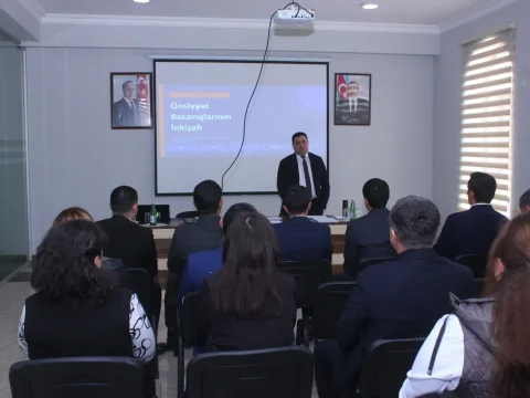 Dövlət qulluqçuları üçün təlimlər keçirilib