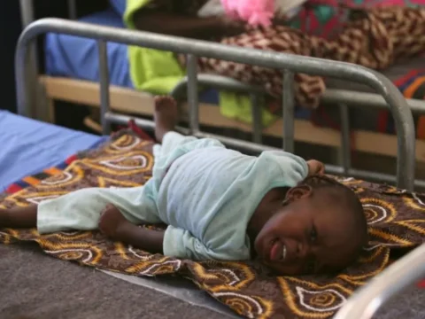 Nigeriyada epidemiya: Onlarla uşaq öldü