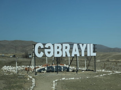 İlham Əliyev və Mehriban Əliyeva Şükürbəyli kənd məktəbinin açılışında