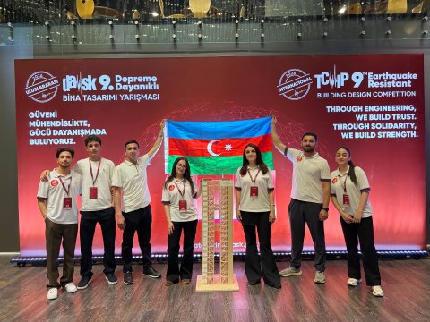 AzMİU tələbələri beynəlxalq yarışda mükafat qazandı