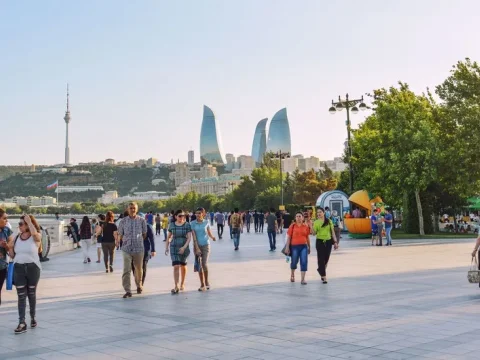 Azərbaycan əhalisinin sayı artıb