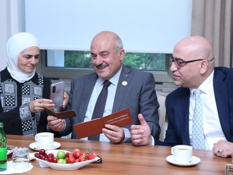 Fələstinin yerli özünüidarəetmə naziri&nbsp;Sami Hijjawi doğma universitetində