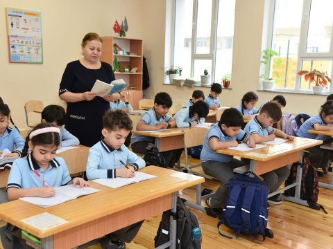Alternativ qeydiyyat mərkəzlərində 1 398 valideynə dəstək göstərilib