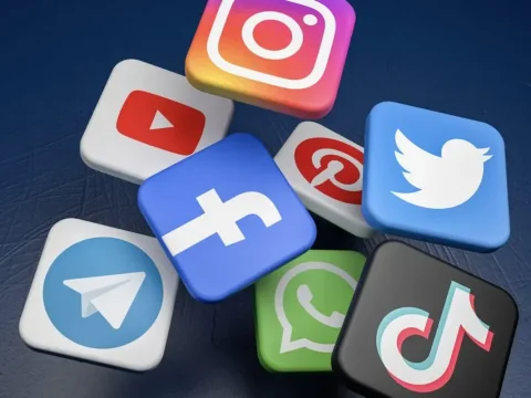 "TikTok" və "YouTube" uşaqlar üçün təhlükəli hesab olunub