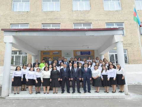 Emin Əmrullayev Qaxda tədris prosesi ilə tanış olub