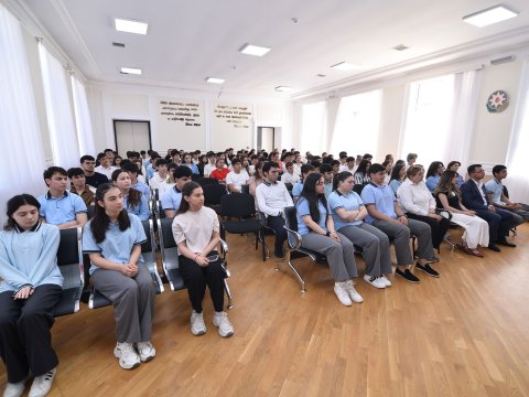 Qarabağ Universiteti ilə bağlı abituriyentlərlə görüş keçirilib