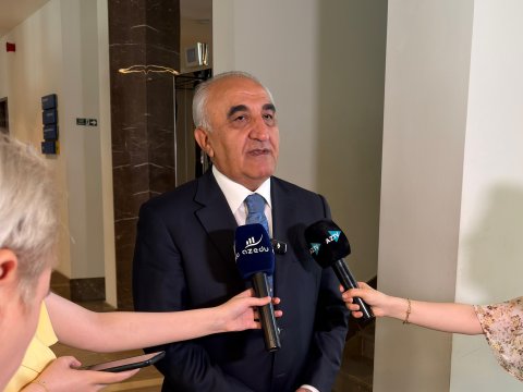 Rektor: müəllimlərin bilik səviyyəsi mütəmadi yoxlanacaq