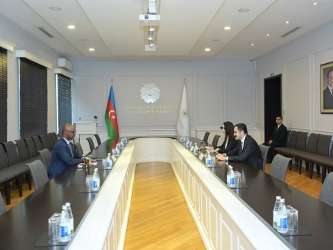 Həsən Həsənli Ruanda Respublikasının səfiri ilə görüşüb