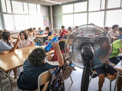 Rekor sıcaklık okullarda kriz yarattı