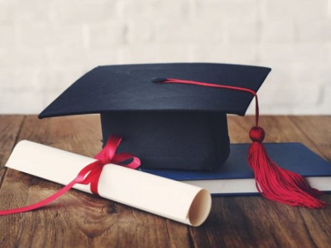 Məzunlara elektron diplomların verilməsinə başlanılıb