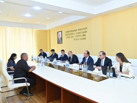 Elm və təhsil naziri Saatlıda vətəndaşları qəbul edib