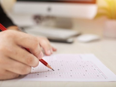 Magistratura imtahanında namizədlərin əksəriyyəti 40-45 bal topladı