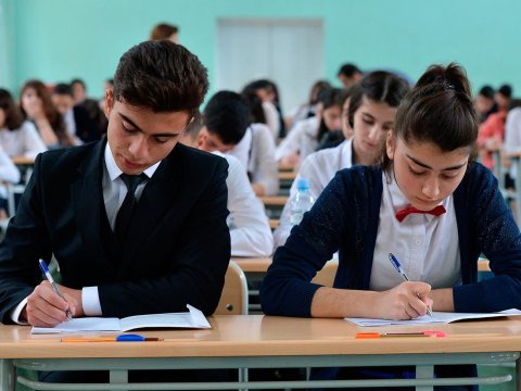 Rus dili üzrə ən yüksək nəticə göstərən məktəblər AÇIQLANDI