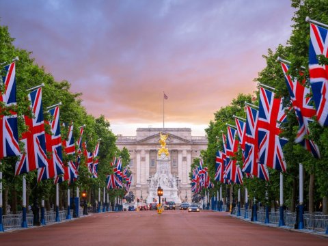 Britaniya universitetləri daha yüksək maaş artımı elan edib