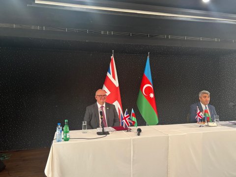 Azərbaycanlı tələbələrin 61%-i Britaniyanı seçir&nbsp;