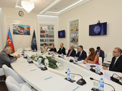 UNEC ilə Liv Bona Dea Hospital arasında əməkdaşlıq memorandumu imzalanıb