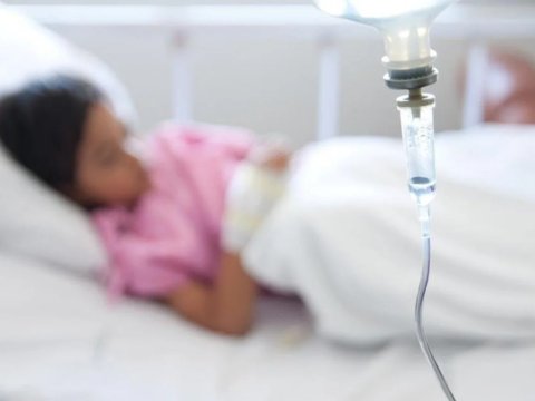 Tbilisidə bağçalarda zəhərlənən uşaqların sayı 100-ü ötüb