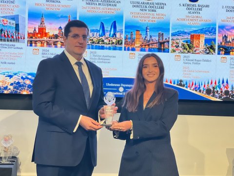 Londonda böyük media görüşü:&nbsp;Azərbaycanlı jurnalist mükafat aldı -&nbsp;FOTOLAR