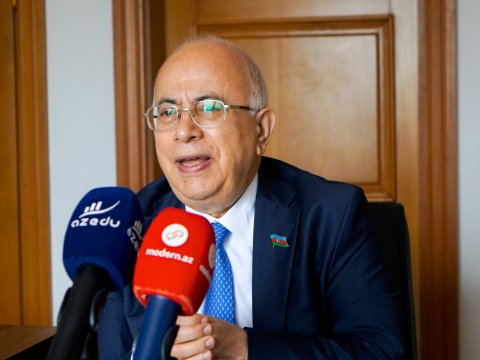 Şagirdlərin oxuyub qavramamağının səbəbi ya dərslik, ya da müəllimdir - MÜSAHİBƏ