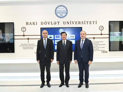 Laos Prezidenti və elm və təhsil naziri BDU-da tələbələrlə görüşüb
