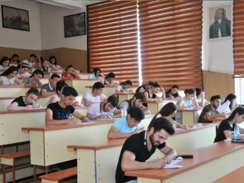 &ldquo;Məzmun deyil, rəqəmlər yaxşılaşdırılır&rdquo; &nbsp;- Universitetlərin reytinq yarışındakı RİSKLƏR