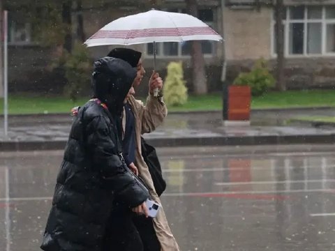 İstanbulda bütün təhsil müəssisələrində əyani təhsilə fasilə verilib