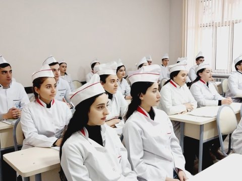 Tibb kolleclərinə maraq yüksək olsa da, keçid balları enir