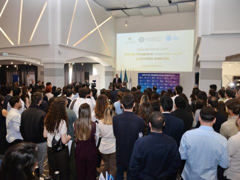 Dövlət Proqramı məzunları üçün karyera sərgisi keçirilib