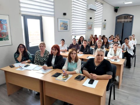 Məktəbdənkənar fəaliyyətə dair təlim keçirilib