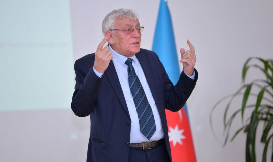 “Təşəkkür edirəm ki, məni belə intellektual uşaqlarla görüşdürdünüz” - yazıçı, pedaqoq Zahid Xəlil