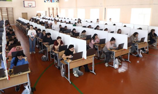 İşə qəbul müsabiqəsinin test imtahanı keçirilir