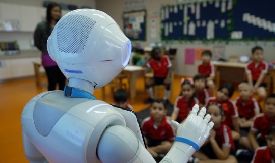 Süni intellekt təhsildə: “Robot repetitor”lar müəllimlərin yerini tutacaq?