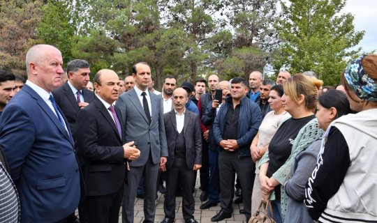 Rektordan valideynlərlə səmimi görüş: “Övladlarınızı bizə etibar edin”