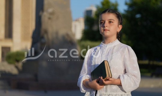 Balaca xanəndə Nuray: Həm səsi var, həm də həkim olmaq istəyir... - MÜSAHİBƏ