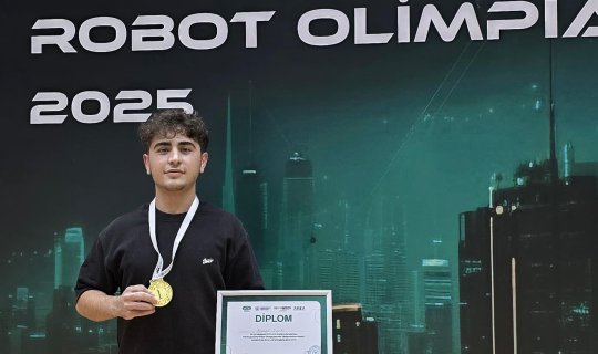 Paytaxt məktəblisi robot olimpiadasının qalibi olub