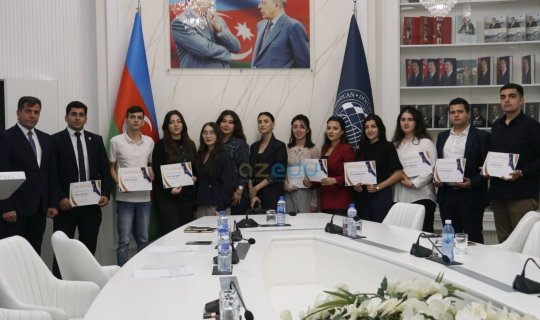 UNEC-in "Brend tələbə"ləri mükafatlandırılıdı - FOTO  